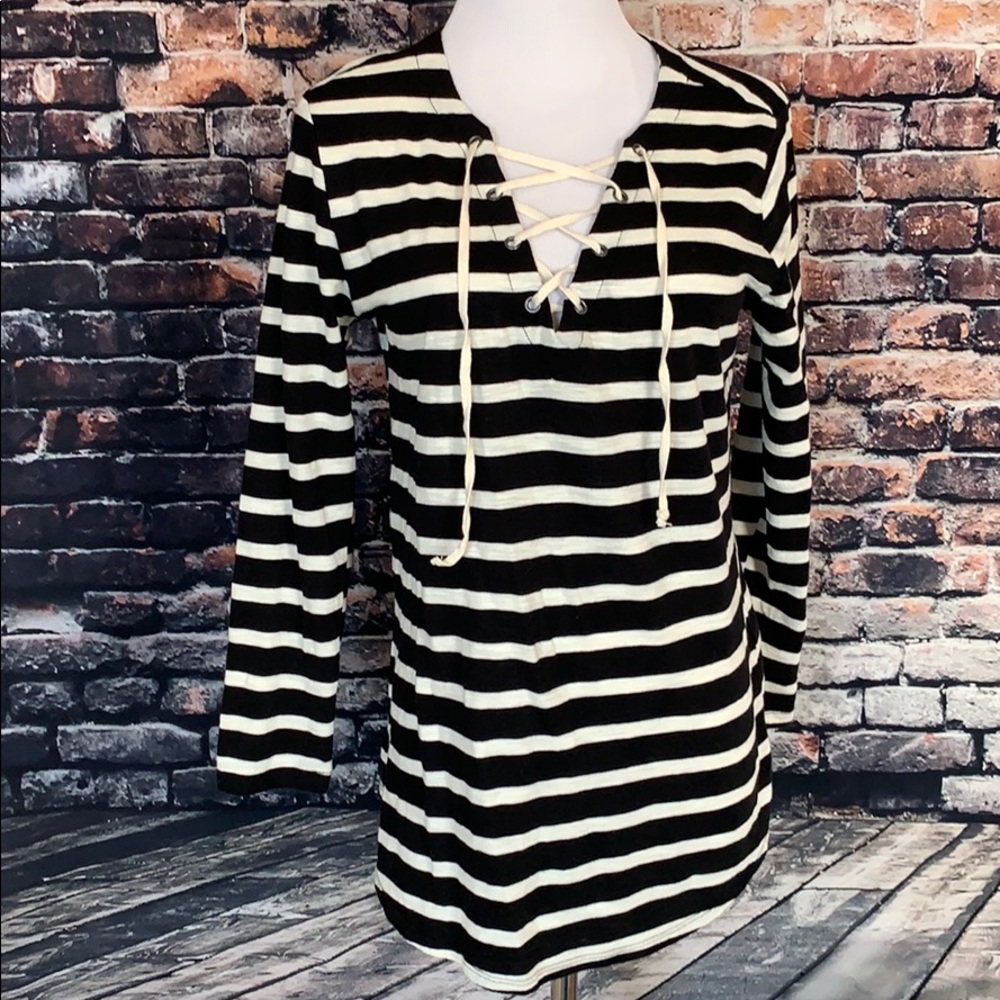Striped lace up tee
